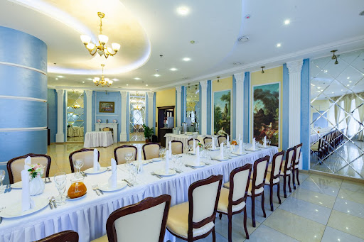 Малый зал ресторана «Салют»