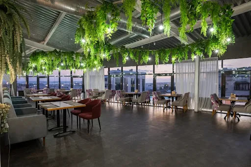 SKY8 Terrace&Grill