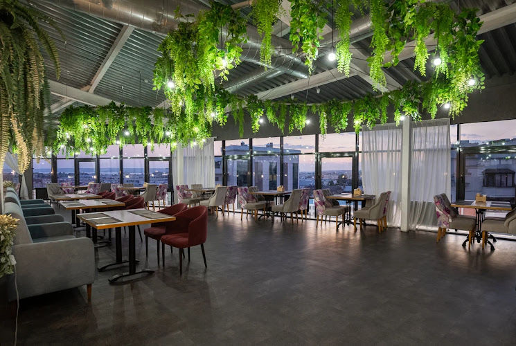 SKY8 Terrace&Grill