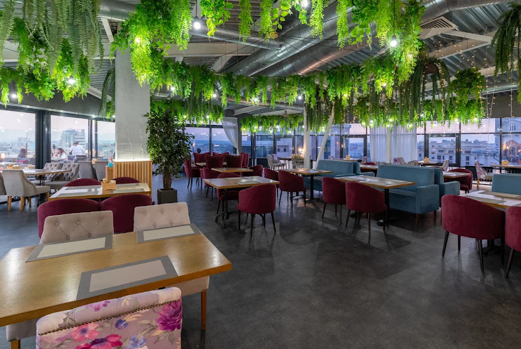 SKY8 Terrace&Grill