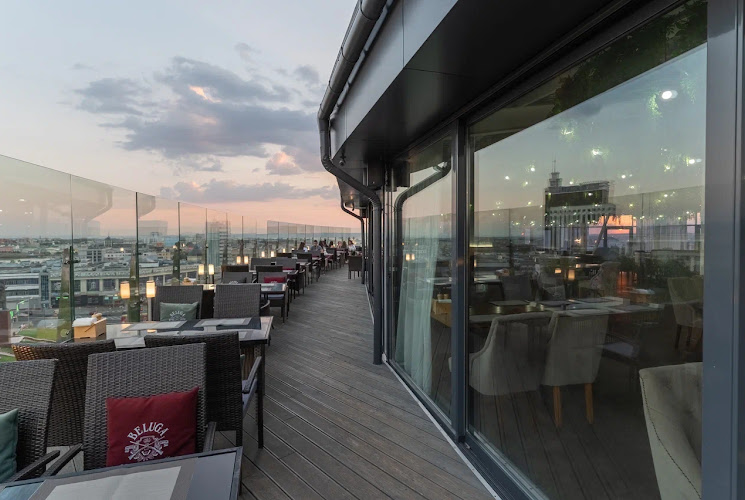 SKY8 Terrace&Grill