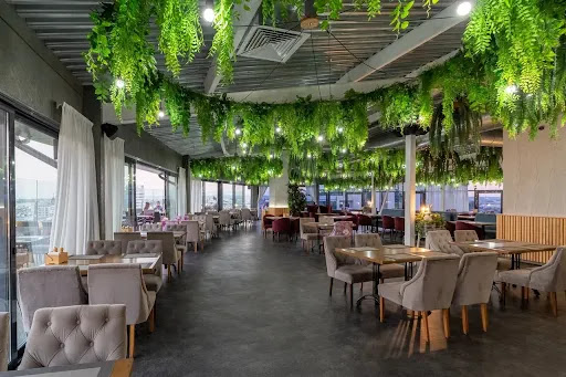 SKY8 Terrace&Grill